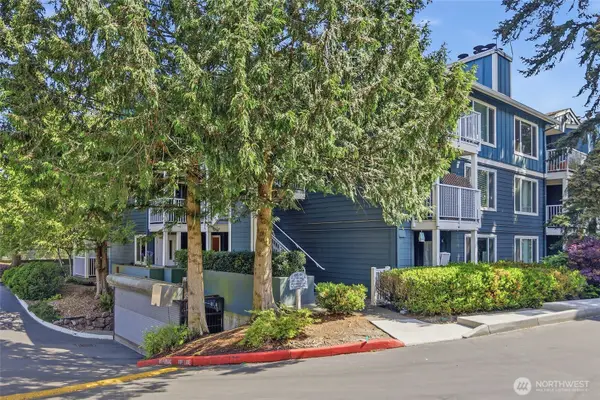 300 N 130th Street W #2205, Seattle, WA 98133