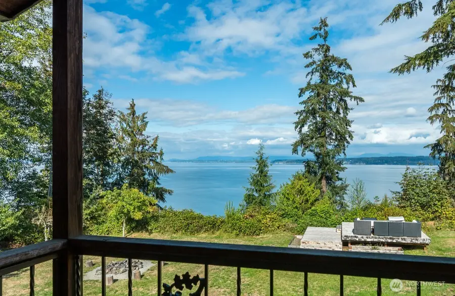 2681 S East Camano Dr, Camano Island, WA 98282 - #3
