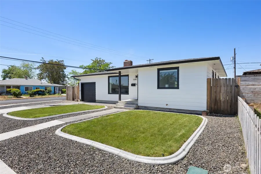 1046 W Gem Avenue, Moses Lake, WA 98837 - #3