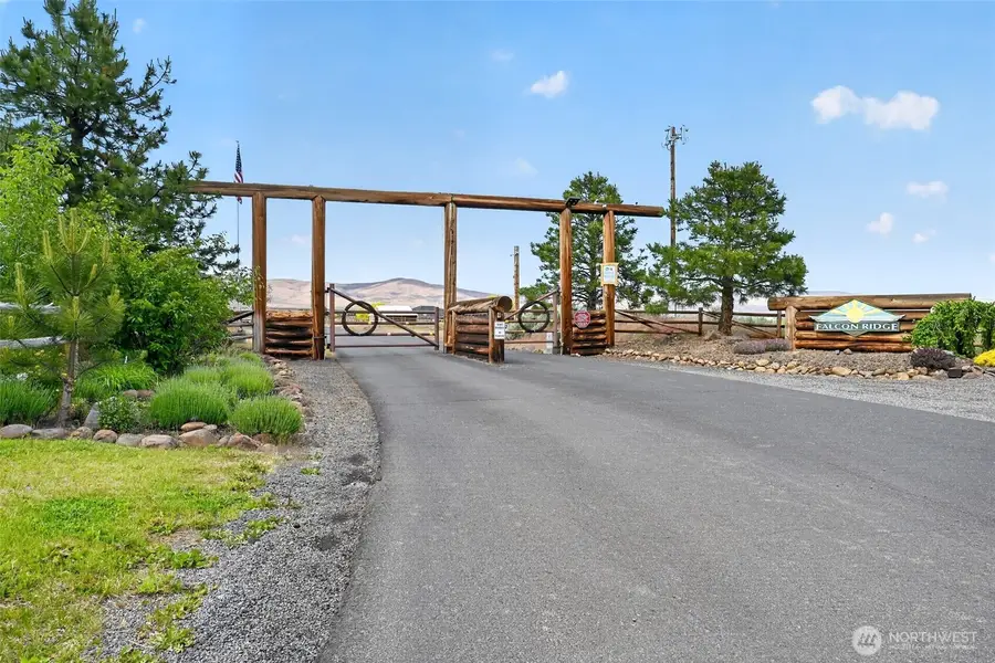 130 Red Tail Road #2, Yakima, WA 98908 - #3