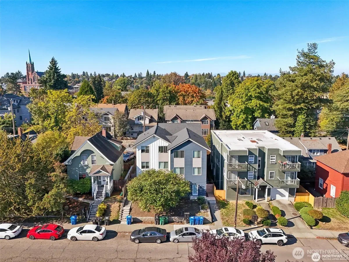 5255 Brooklyn Avenue Ne, Seattle, WA 98015 - #1