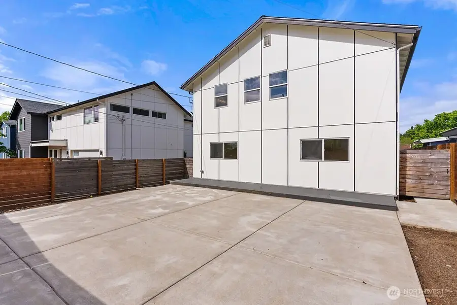 8327 44th Avenue S, Seattle, WA 98118 - #3