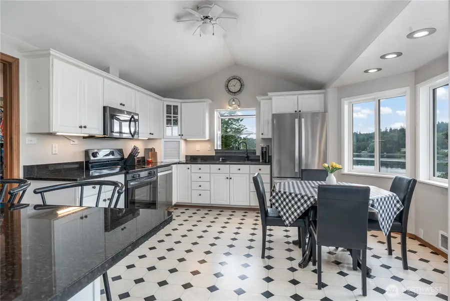 621 E Herron Boulevard Nw, Lakebay, WA 98349 - #3