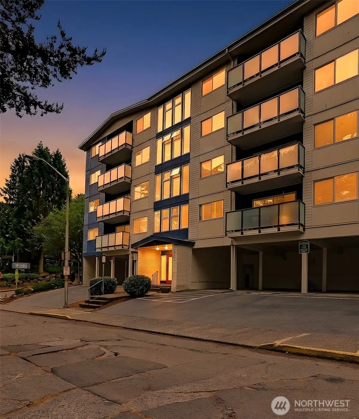 3711 26th Place W #306, Seattle, WA 98199 - #1