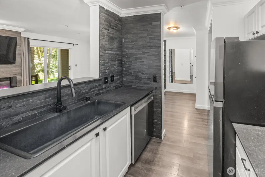 33020 10th Avenue Sw #E-103, Federal Way, WA 98023 - #3