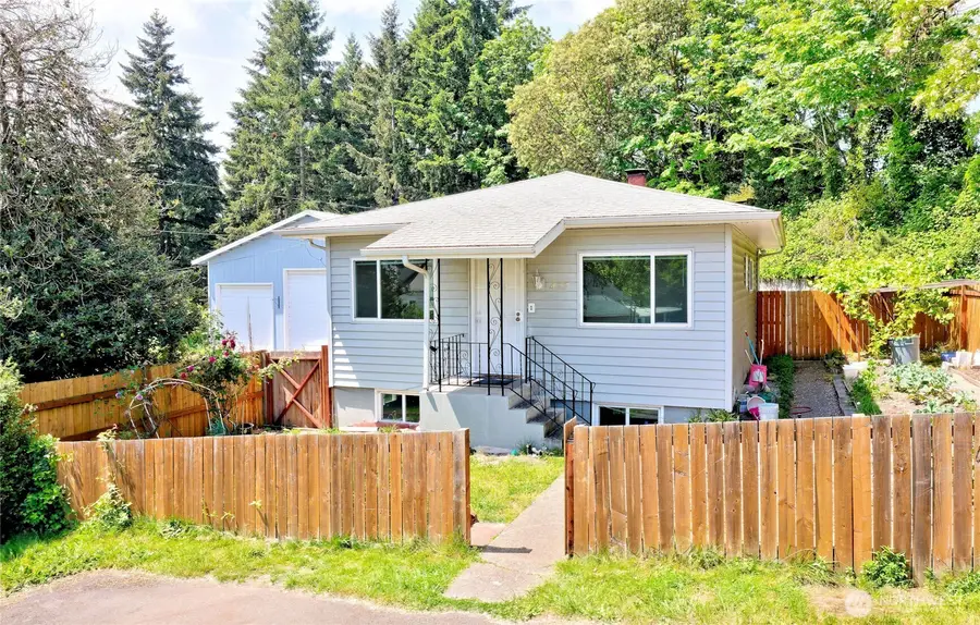 423 Lind Avenue Sw, Renton, WA 98057 - #2