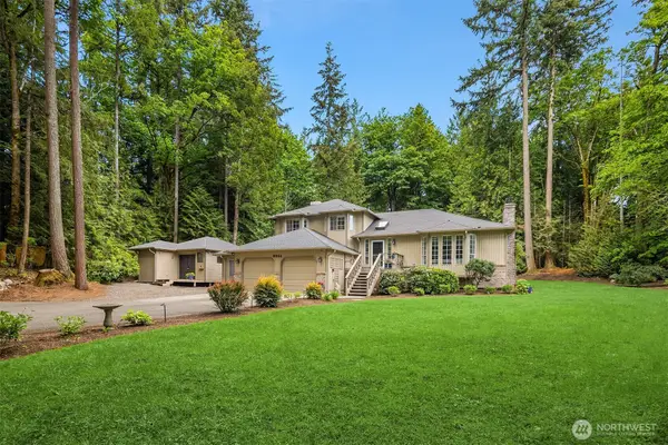 9244 215th Avenue Ne, Redmond, WA 98053