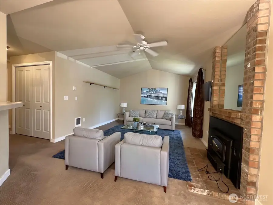 11527 Hwy99 #D 303, Everett, WA 98204 - #2