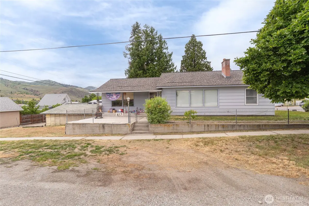 417 N Sanders Street, Chelan, WA 98816 - #1