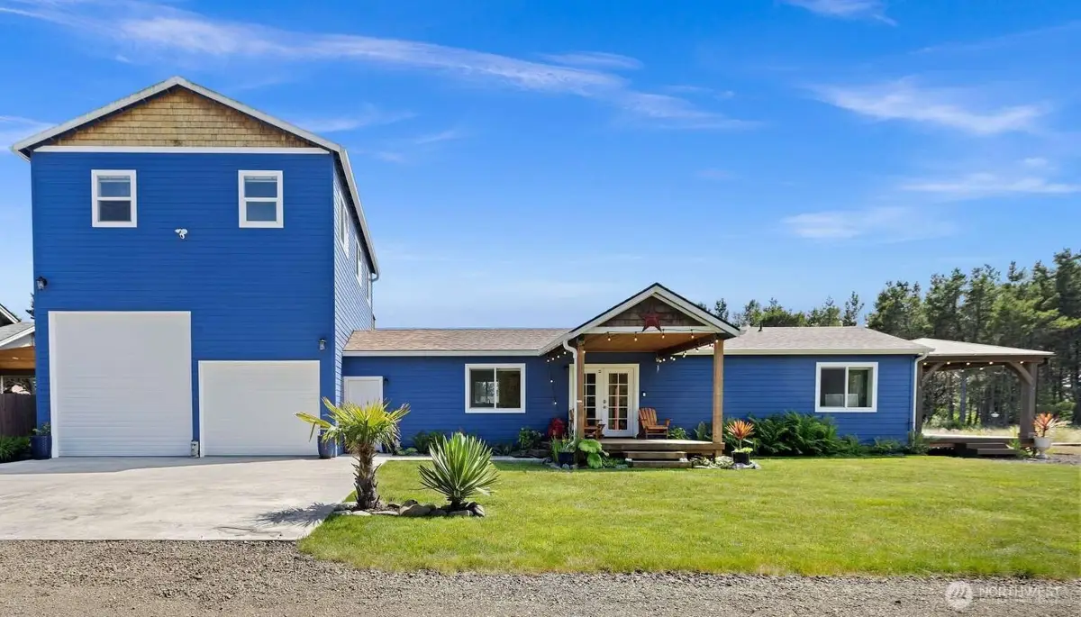 205 9th Street Nw, Long Beach, WA 98631 - #1