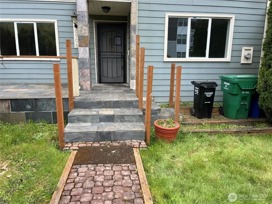 6906 55th Avenue S, Seattle, WA 98118 - #2