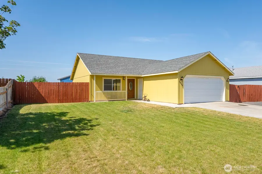 1454 S Cougar Drive, Moses Lake, WA 98837 - #2