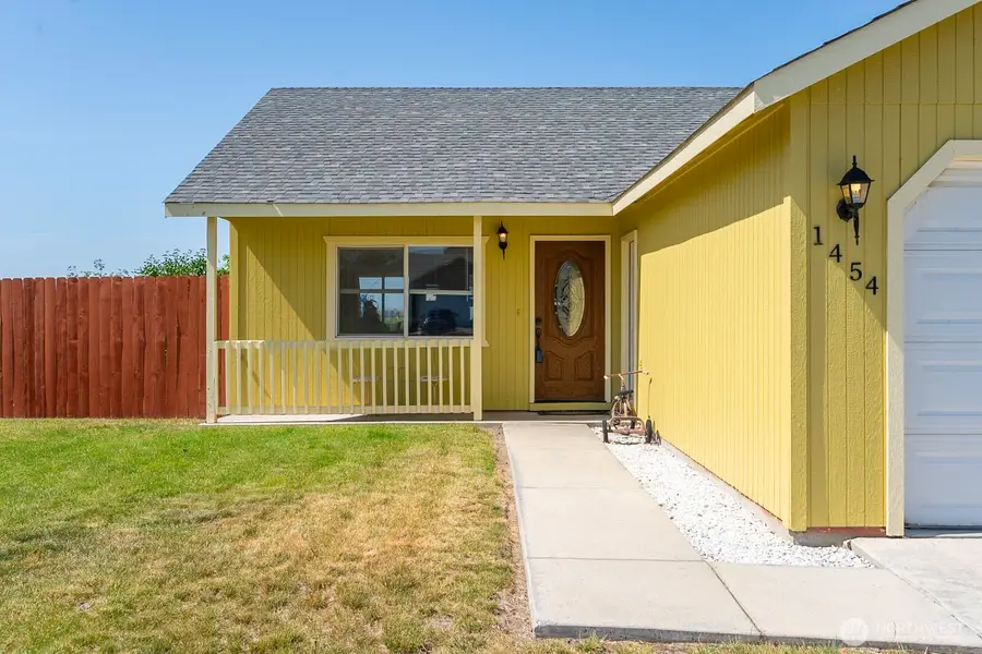 1454 S Cougar Drive, Moses Lake, WA 98837 - #3