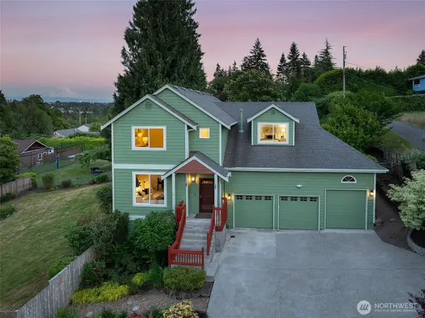 1013 S 204th Street, Des Moines, WA 98198