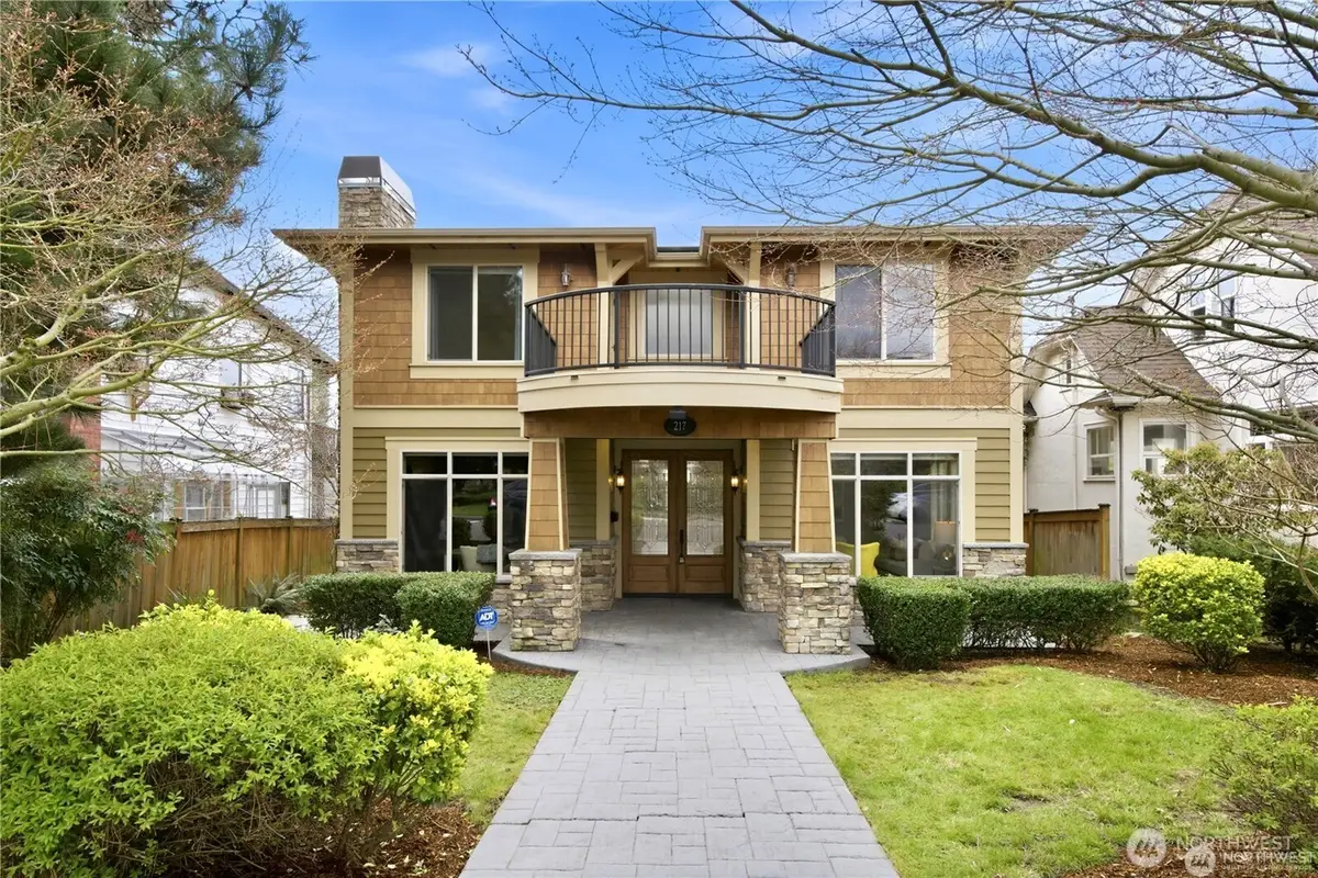 217 7th Avenue W, Kirkland, WA 98033 - #1