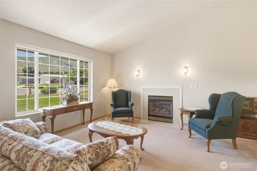 1720 Rainier Street, Wenatchee, WA 98801 - #2