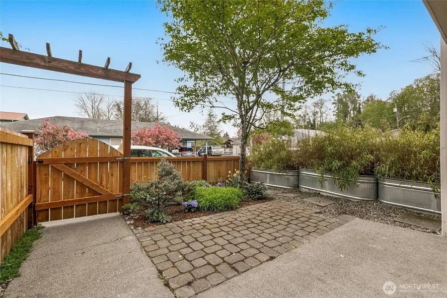 9011 46th Avenue S #B, Seattle, WA 98118 - #2