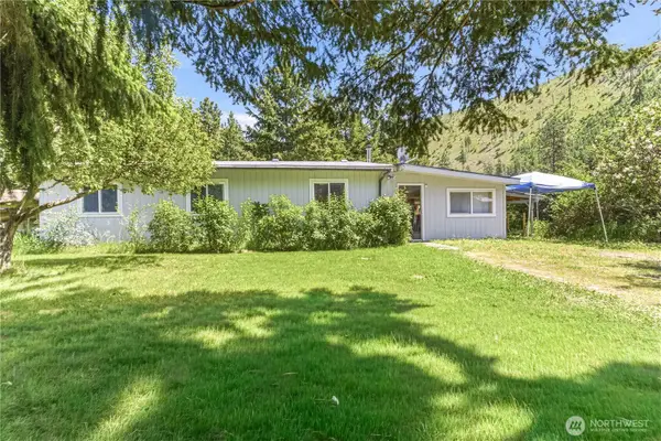 9818 Entiat River Road, Entiat, WA 98822