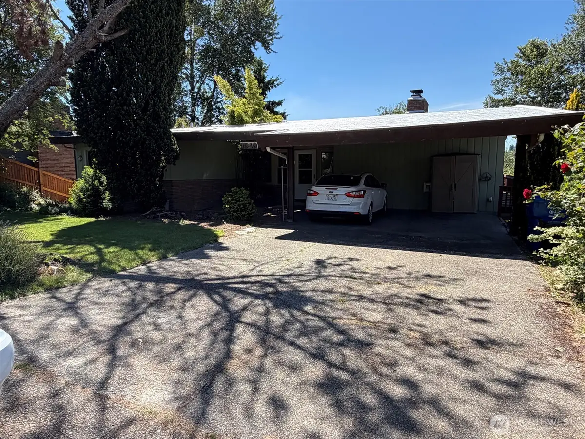 7949 20th Avenue Sw, Seattle, WA 98106 - #1