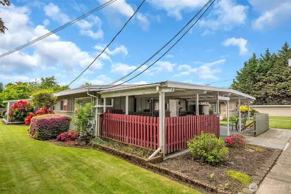 348 7th Place Se #Unit 1, Puyallup, WA 98372