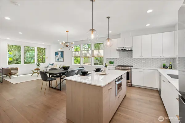 815 N 48th Street, Seattle, WA 98103