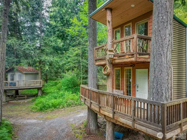 14121 Beaver Drive Se, Rainier, WA 98576