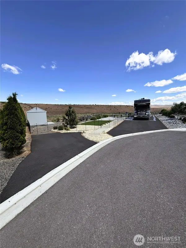 1769 Naches Wenas Rd, Selah, WA 98942