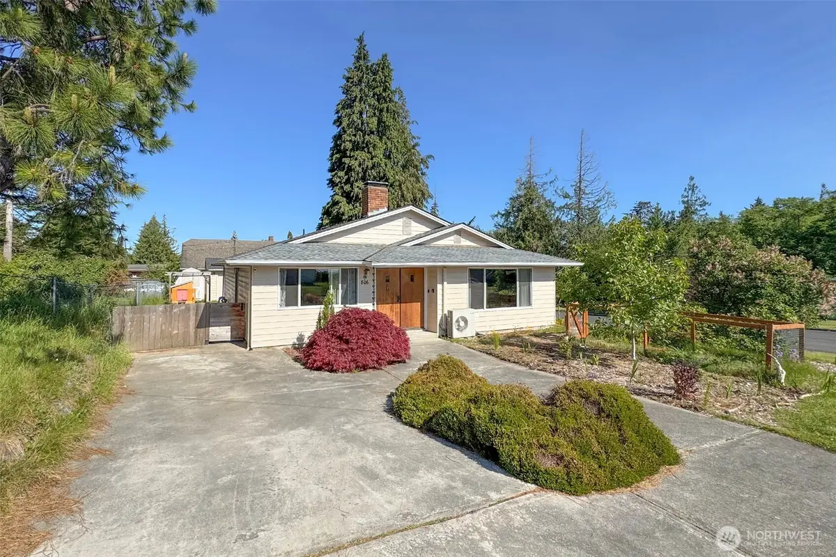 806 S E Street, Port Angeles, WA 98363 - #1