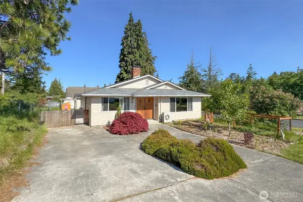 806 S E Street, Port Angeles, WA 98363