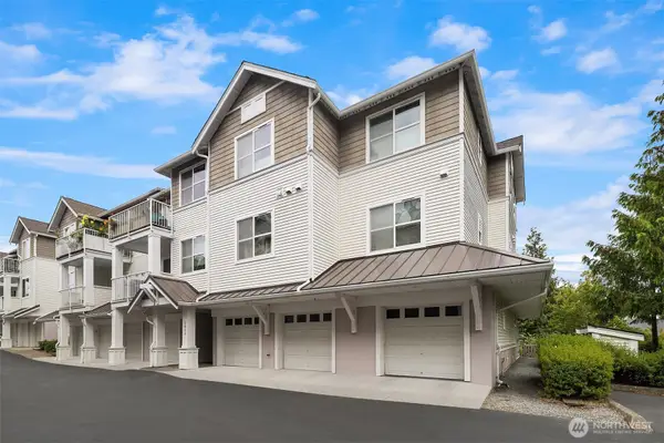 2830 SW Raymond Street #301, Seattle, WA 98126