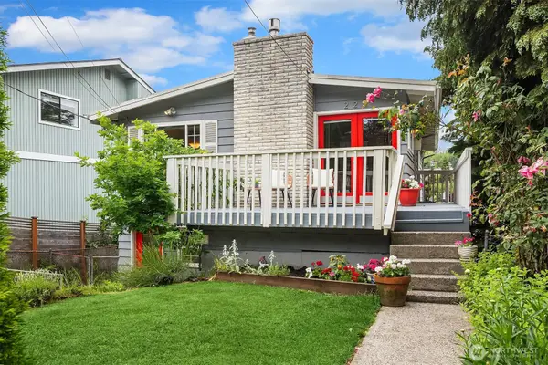 225 32nd Avenue E, Seattle, WA 98112