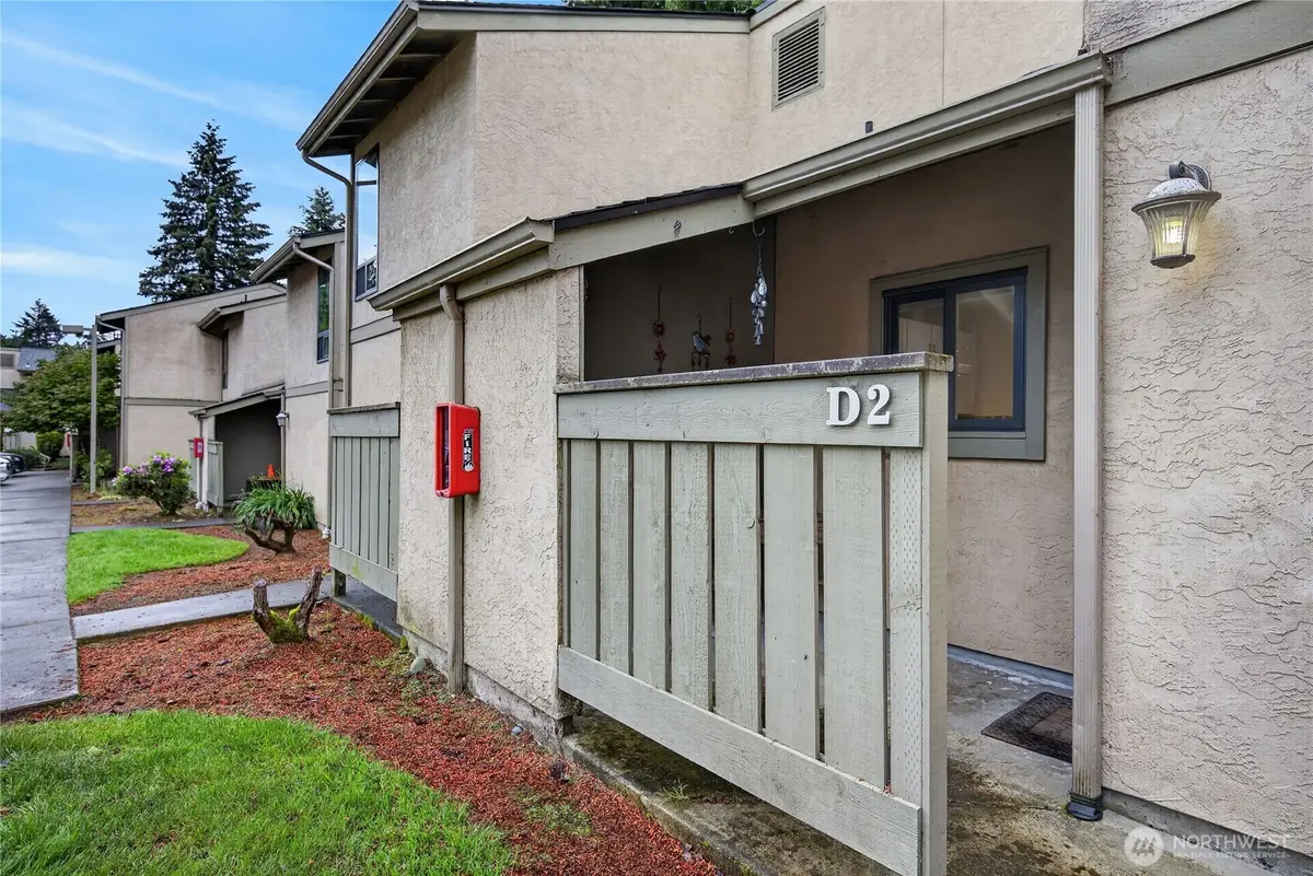 10037 NE 138th Place #D2, Kirkland, WA 98034 - #1
