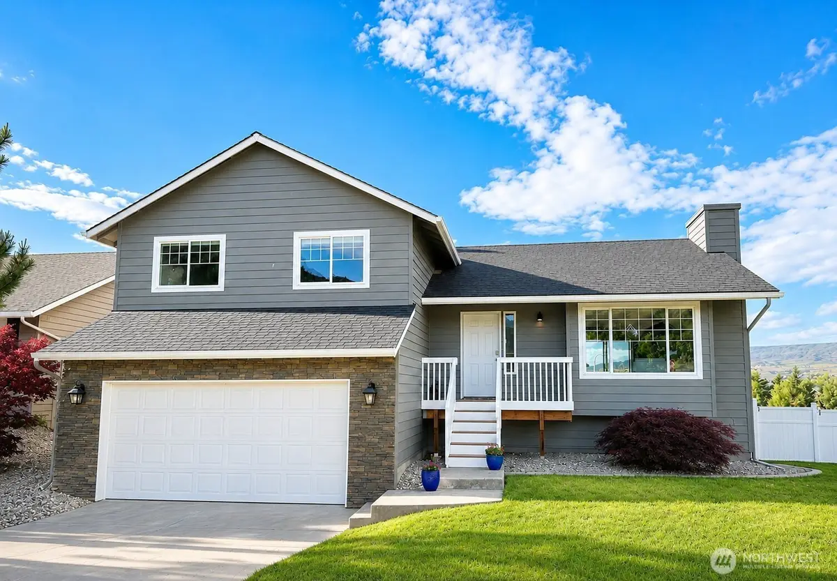 576 Saddle Rock Loop, Wenatchee, WA 98801 - #1