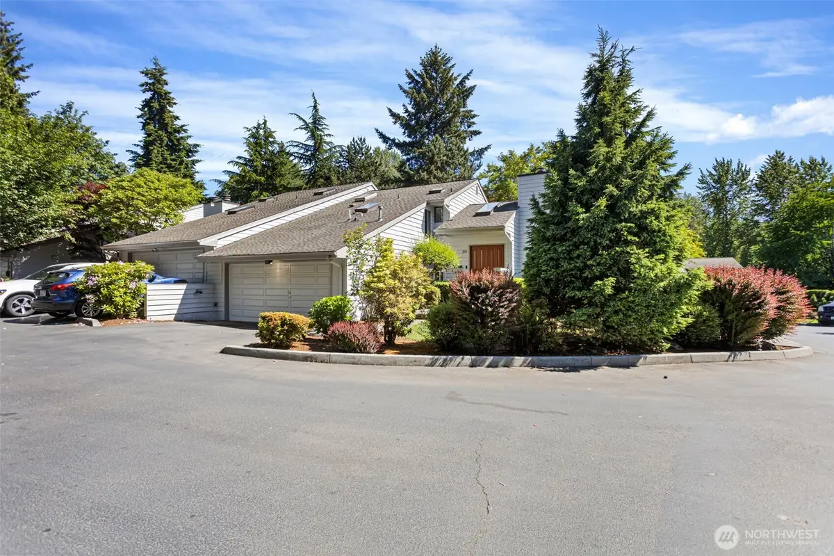 10 143rd Avenue Se, Bellevue, WA 98007 - #1