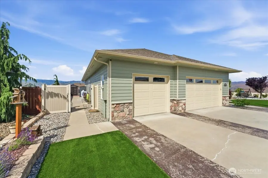2607 Fancher Heights Boulevard, East Wenatchee, WA 98802 - #3