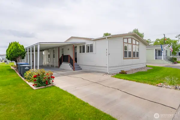 2240 W Broadway Avenue #221, Moses Lake, WA 98837