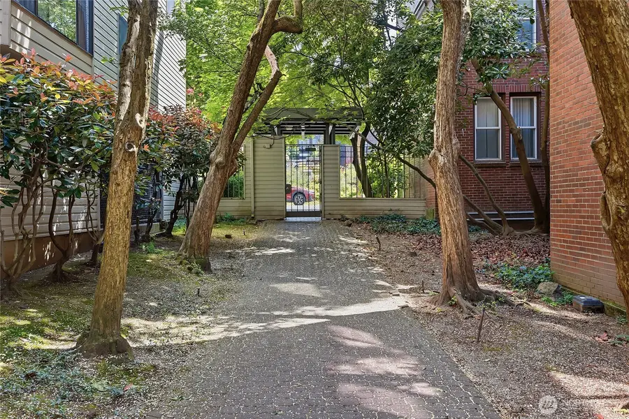 211 Summit Avenue E #405, Seattle, WA 98102 - #2