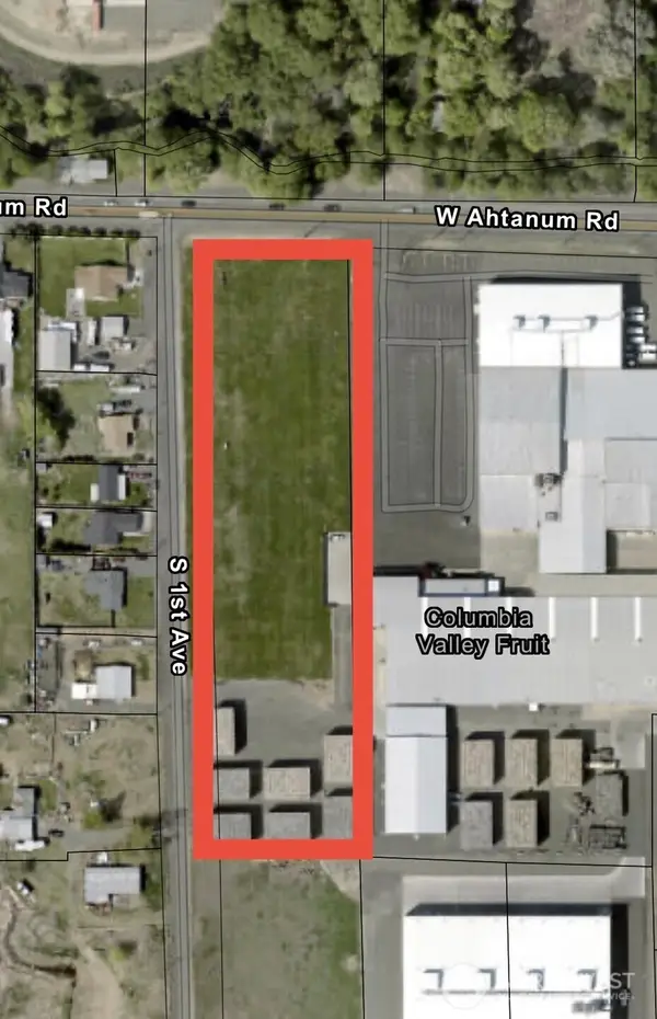 1720 W Ahtanum Road, Yakima, WA 98903