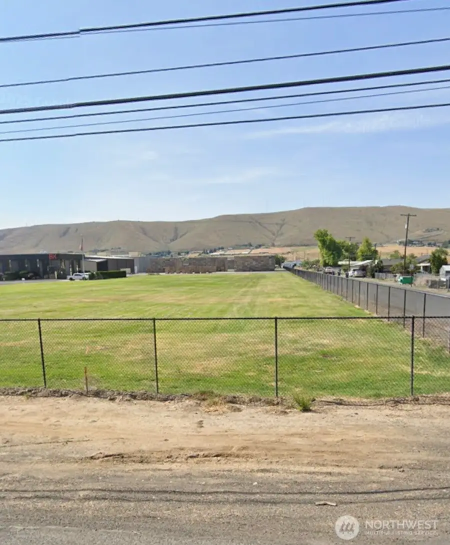 1720 W Ahtanum Road, Yakima, WA 98903 - #2