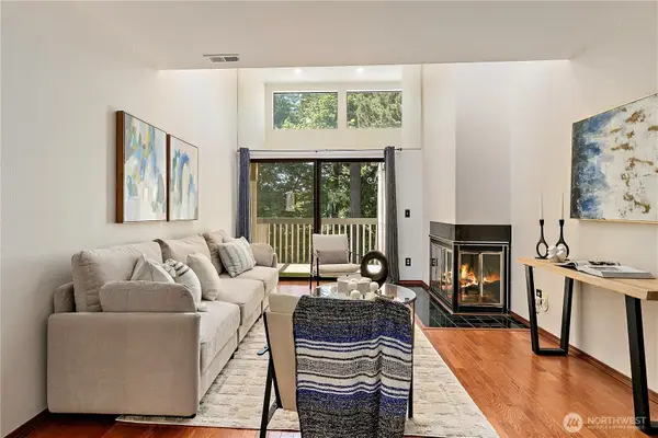 10819 NE 37th Place #332, Bellevue, WA 98004
