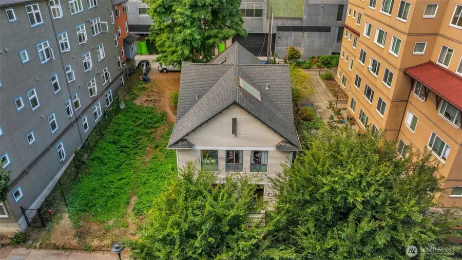 417 Minor Avenue N, Seattle, WA 98109 - #3