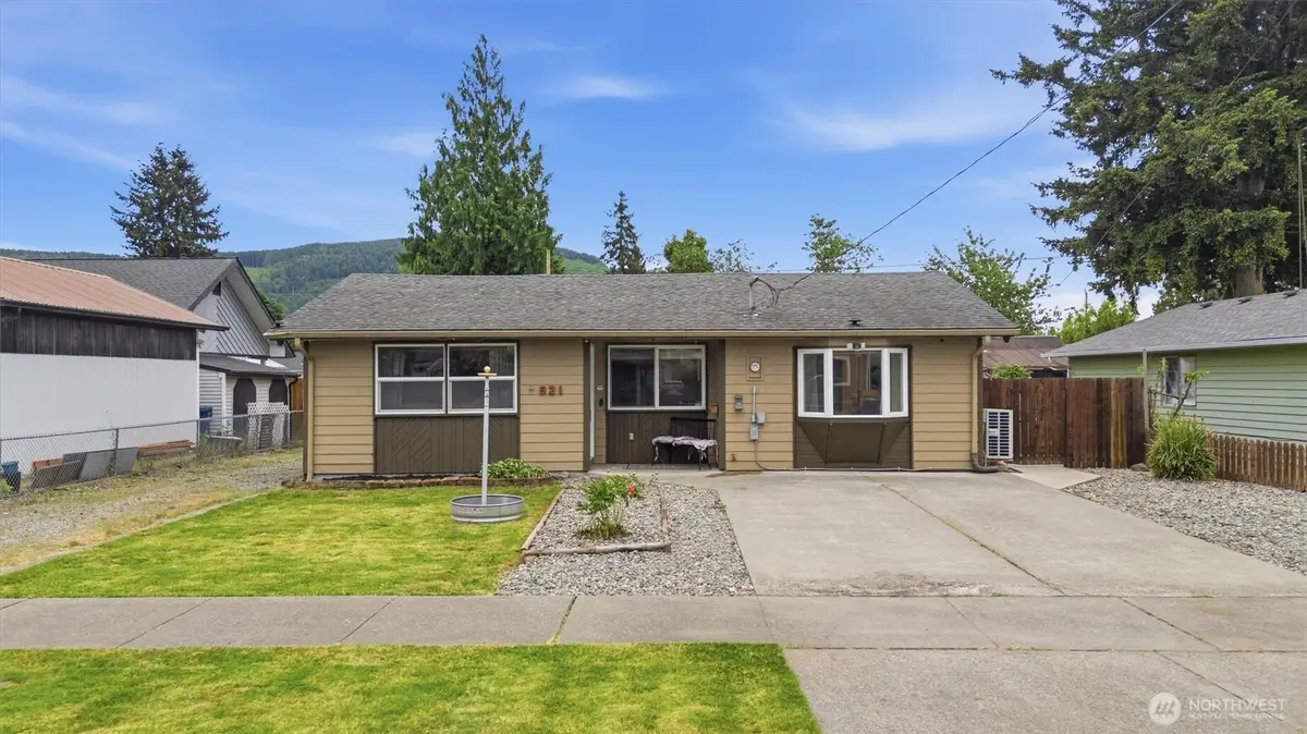 621 Jameson St, Sedro Woolley, WA 98284 - #1