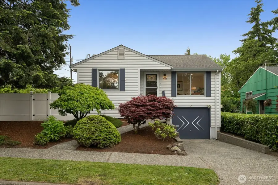 1305 SW Cambridge Street, Seattle, WA 98106 - #2