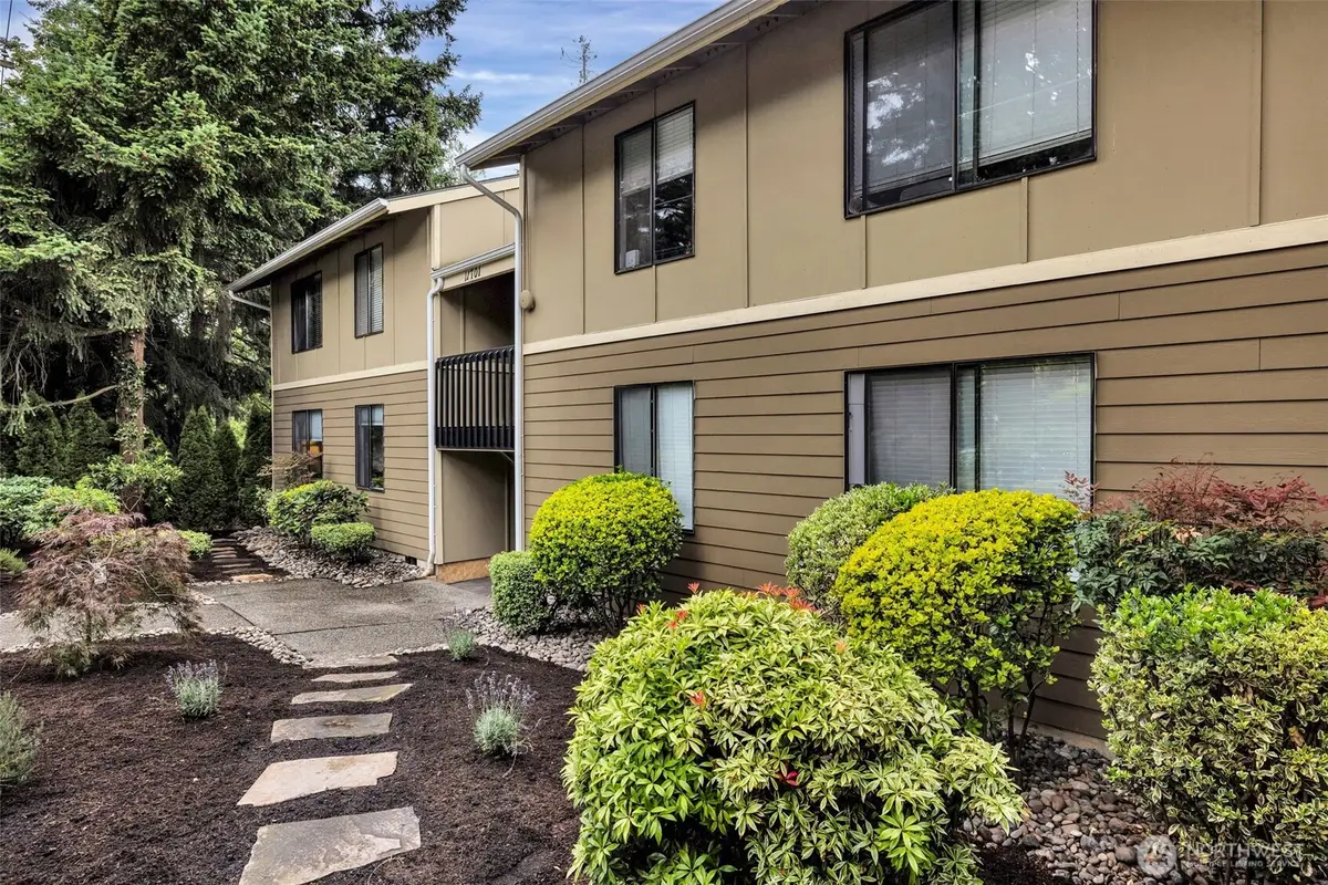 11701 100th Avenue Ne #4, Kirkland, WA 98034 - #1