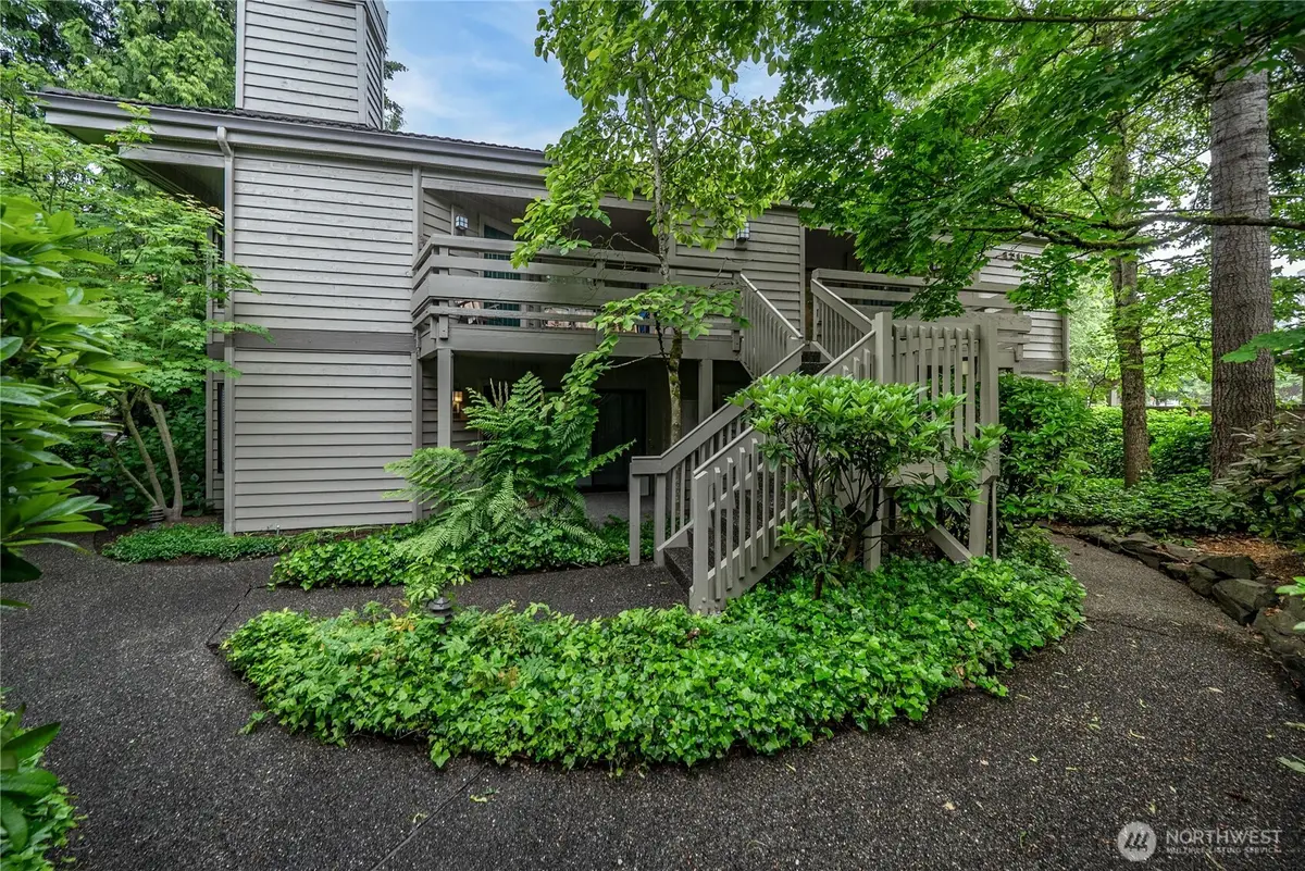 1300 Bellevue Way Ne #2, Bellevue, WA 98004 - #1