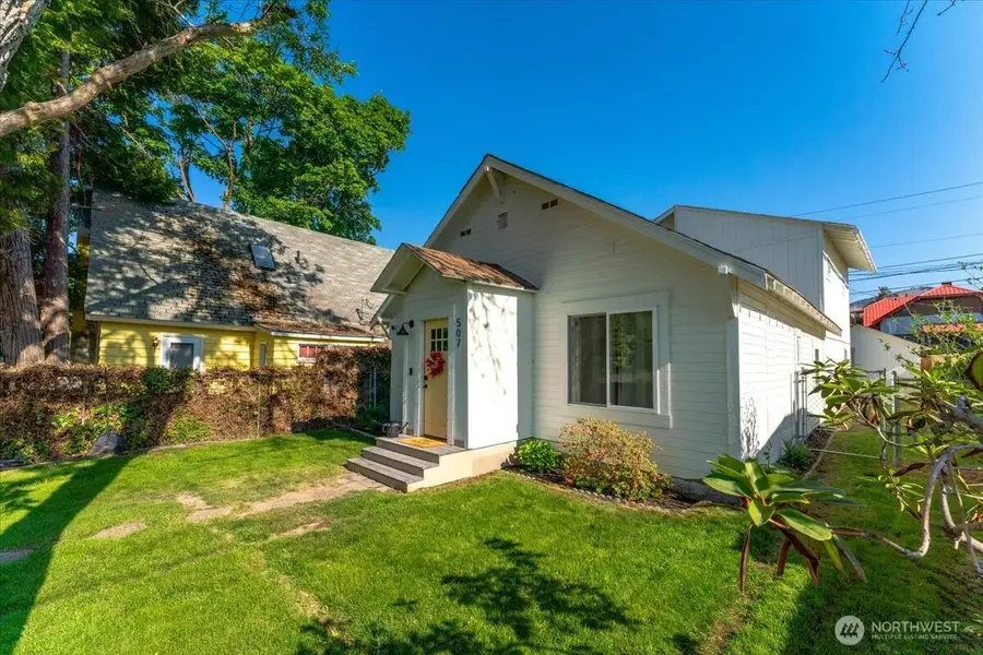 507 E Wapato Avenue, Chelan, WA 98816 - #2