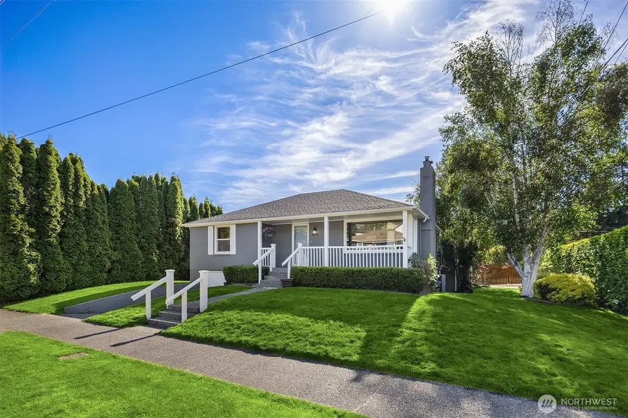 3053 32nd Avenue W, Seattle, WA 98199 - #2