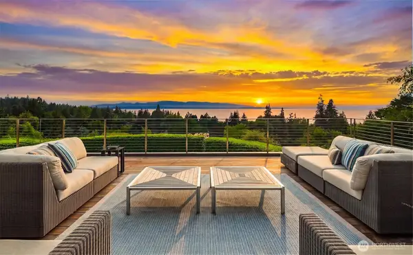 17020 74th Avenue W, Edmonds, WA 98026