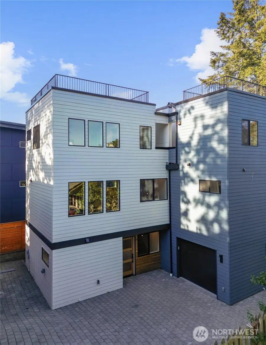 11733 Durland Avenue Ne #B, Seattle, WA 98125 - #3