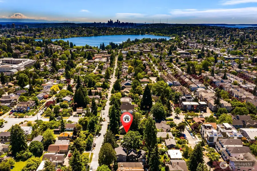 8819 Ashworth Avenue N, Seattle, WA 98103 - #3